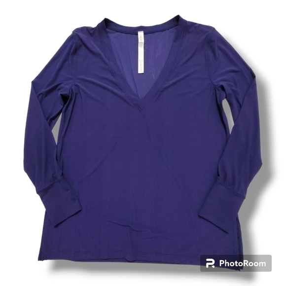 LULULEMON athletica Get Low Long Sleeve vneck mesh top - Picture 6 of 8